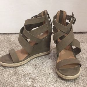 Olive Wedge